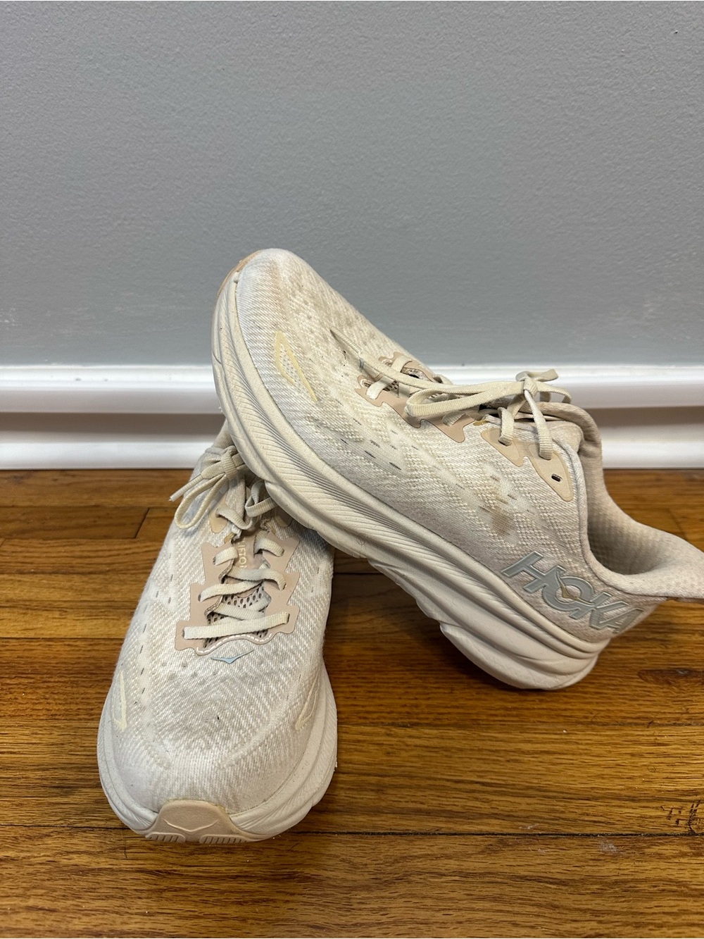 Hoka Clifton Running Walking Sneakers Women’s 9.5 Cream Beige